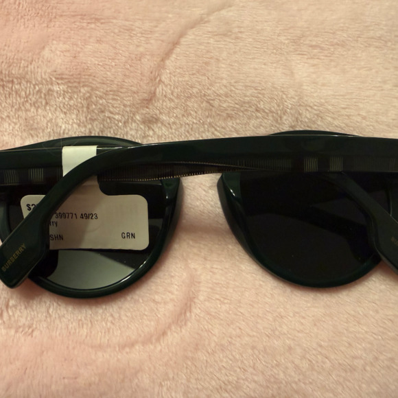 Burberry Sunglasses - Picture 2 of 6
